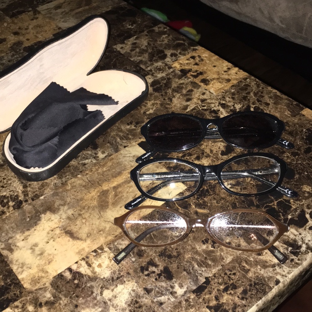 3 pairs of glasses 👓
